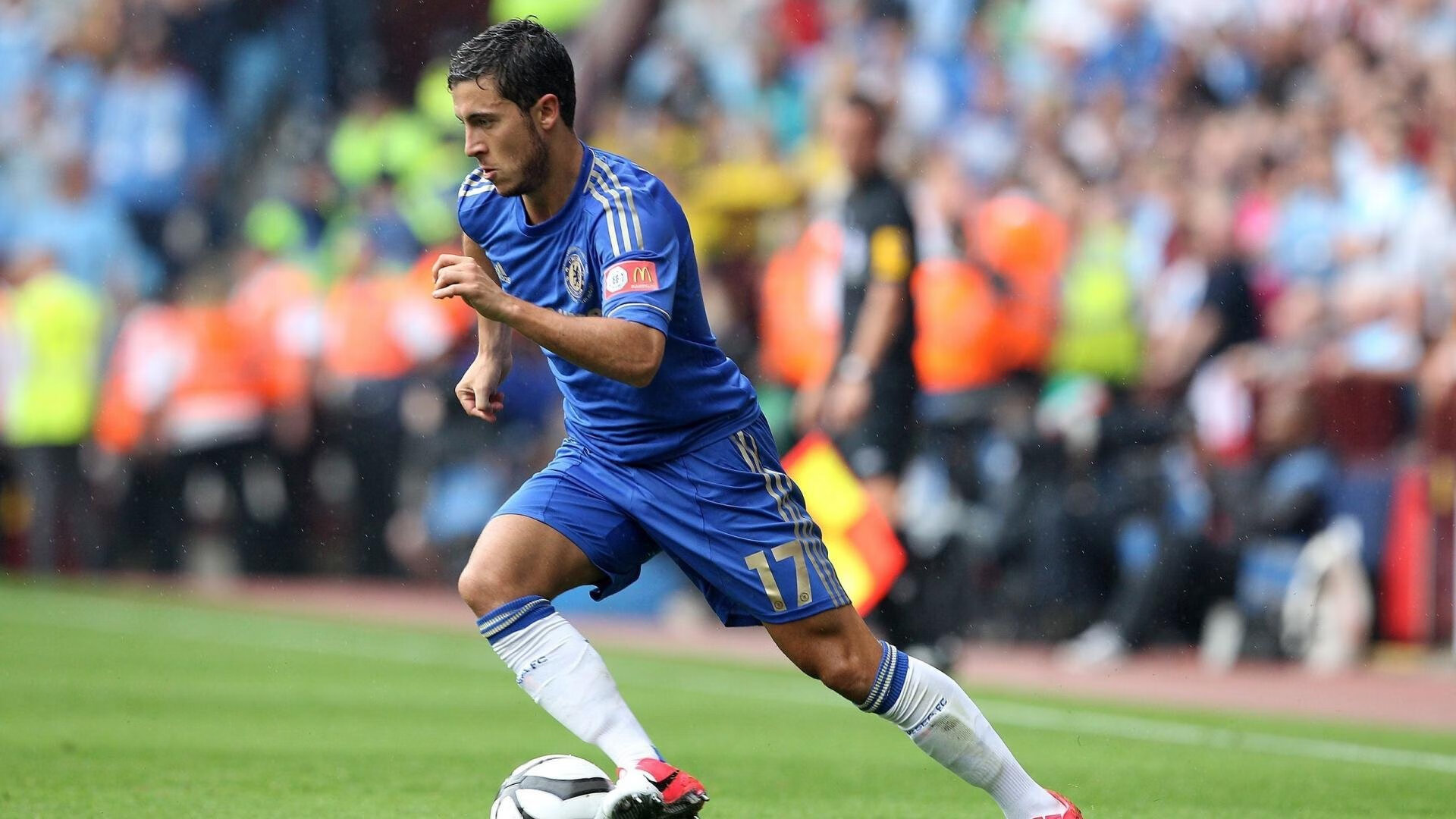 “英超劲旅持续发力，冠军争夺更趋紧张”，英超劲旅有哪些